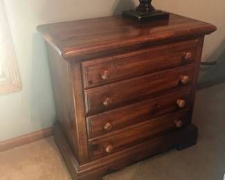 Nightstand w 2 drawers