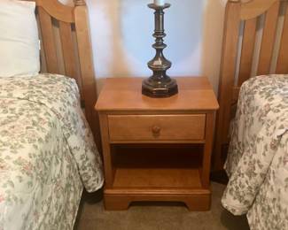 Night stand w single drawer, Stanley Furniture