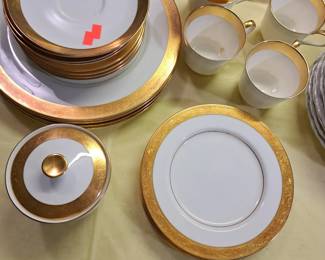 MIKASA SET OF DISHES FOR 4