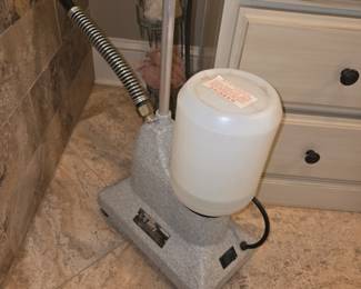 Clothing steamer