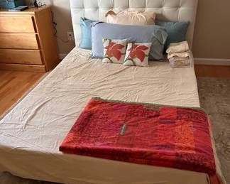 Queen size bed (boxspring but no mattress)