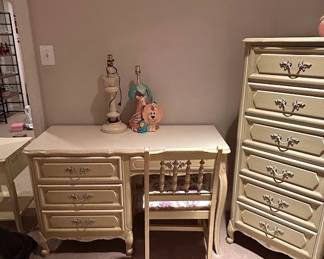 Henry Link desk and chair
