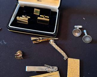 Men’s lapel pins 