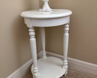 Small wooden table white 