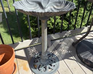 Small bird bath