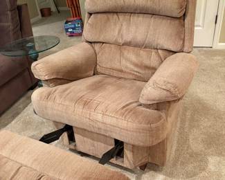  Fabric recliner