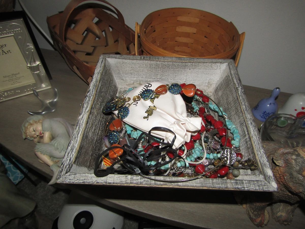 Jewelry, baskets, knick knacks