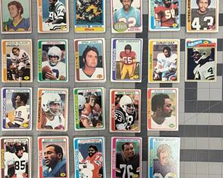FHM004 - Mystery Lot Of 227 Vintage Football Cards