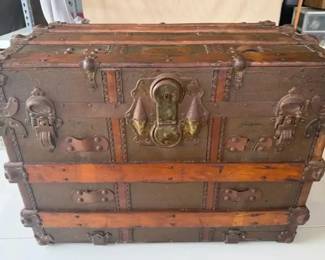 FHM170 - Antique Steamer Trunk