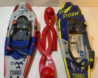 FHM140 - Two Pairs Of Tubbs Snowshoes And Two Snowball Makers