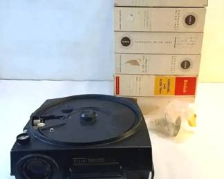 FHM123 - Kodak 800H Carousel w/ Carrousel holders + Photos