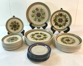 FHM201 - Vintage Stoneware Plates & Saucers