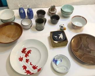 FHM121 - Miscellaneous Lot of Ceramic, Clay & Wooden KitchenWare,