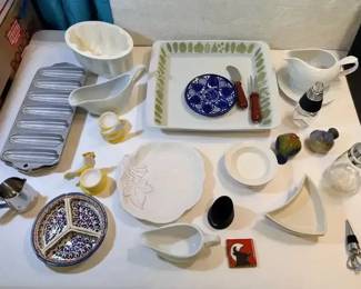 FHM200 - Assortment of Kitchen Items Lot (Brand Names In Photos)