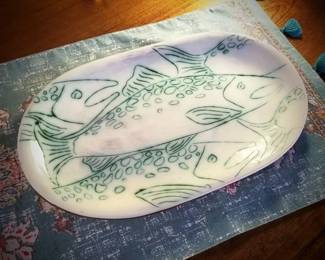 FHM083 - Studio Art Pottery Platter Alaskan Artist Signed Maury Large Fish Salmon 1986