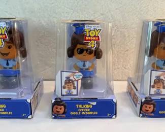 FHM074 - 'Toy Story 4' Talking Officer Giggle McDimples Toy