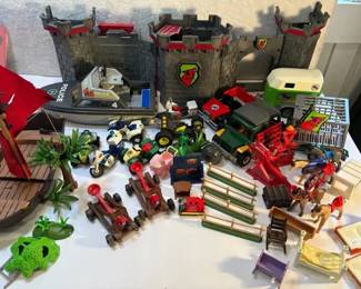 FHM204 - Playmobil Buildings And Vehicle Mystery Lot