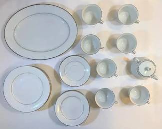 FHM172 - Noritake Thule 2020 Japan Fine Porcelain Dinnerware Set (NOT COMPLETE)