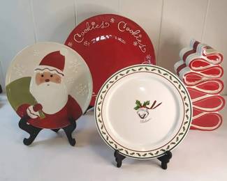 FHM253 - Assorted Christmas Serving Plates & Ceramic Holiday Décor – Hallmark / Polar Express