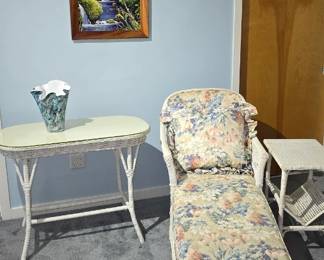 Vintage Wicker Lounge with springs - Vanity table and side table