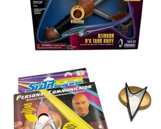 3809 - Star Trek Klingon Tahg Knife & Communicators