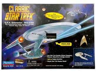 3817 - 1995 Classic Star Trek U.S.S. Enterprise IOB