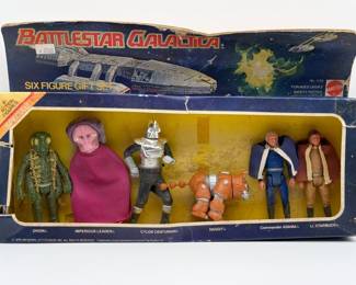 3900 - Battlestar Galactica Box Set Ovion Cylon Starbuck