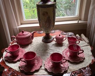 Beautiful pie crust table.Lots of teasets & fine porcelains
