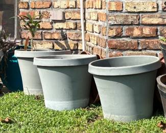 Large outdoor plastic planters