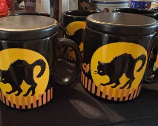 Black Cat coffee mugs with lids