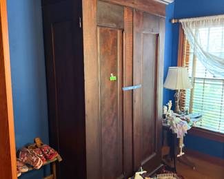 Wardrobe 