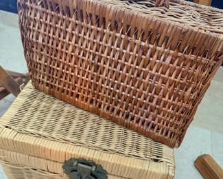 VINTAGE BASKETS