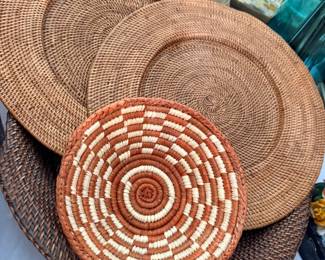 WOVEN CHARGERS