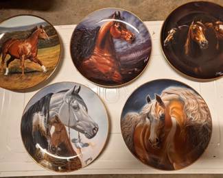 Porcelain decorative horse plates