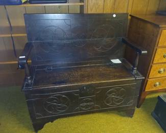 C.1675  English bench/blanket chest