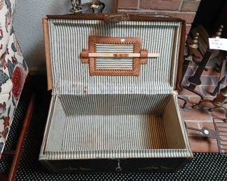Stage Coach trunk c.1825