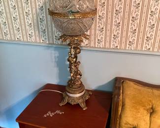 Regency Hollywood Heavy Lamp