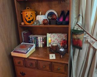 Vintage Ethan Allen Heirloom Collection Maple Hutch and Bookcase