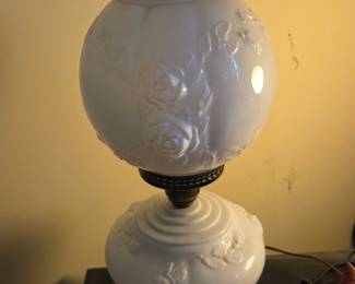 Vintage Milk Glass Gone With The Wind Table Lamp