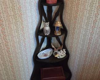 Victorian-Style 4-Tier Corner Whatnot Etagere