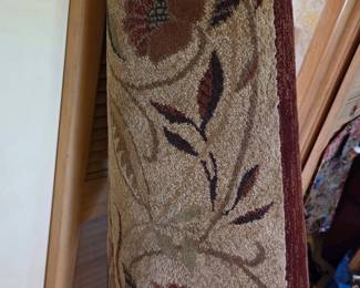 Traditional Floral Pattern Area Rug