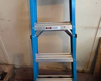 Werner 3-Foot Fiberglass Step Ladder