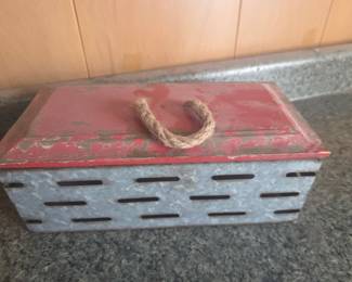Vintage Galvanized Metal Minnow Bucket