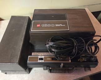 GAF 1680 Three Way Remote Control Slide Projector