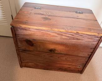 VTG Storage Chest with Hinged Lid