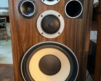 AAL American Acoustic Labs set of two - 3 way floor speakers