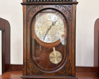 mantel clock