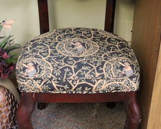 Vintage mahogany chair, mid-to-late 20th century.