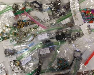 A lot of vintage jewelry