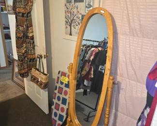 Stand Alone Mirror
